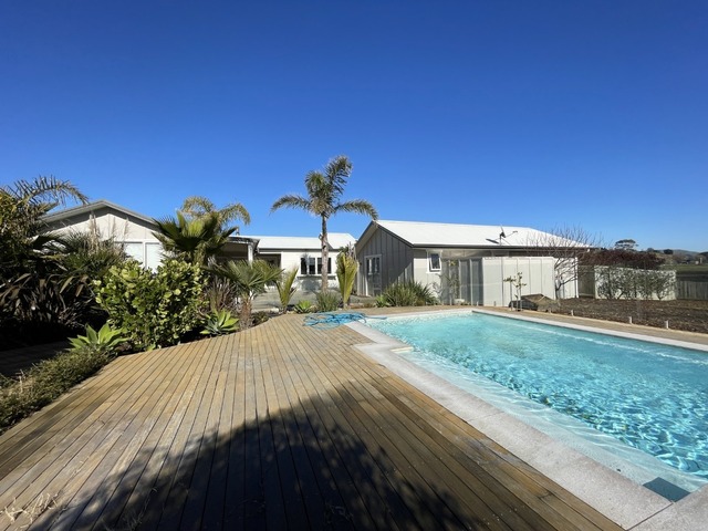 Stunning Spacious Seaside Home