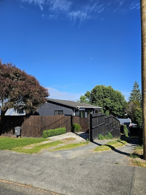 4 Bedroom well featured home in great Paraparaumu location.