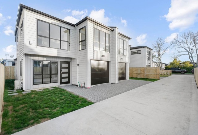 Stylish & Brand New In Central Papatoetoe